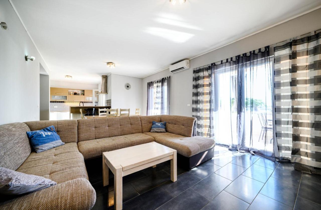 Apartments Oto ซาบอริซ ภายนอก รูปภาพ